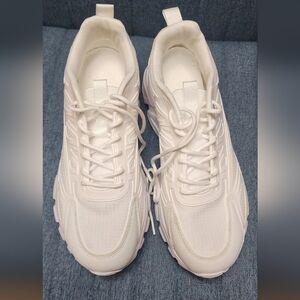 Men's White Athletic Shoes 11-11.5
